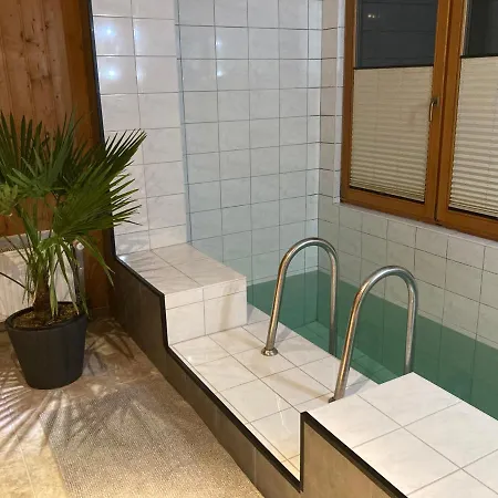 Charline Daire Waren (Mueritz)